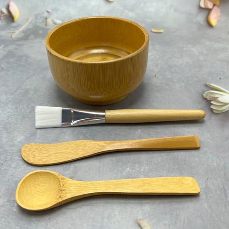 HLYYCC Face Mask Mixing Bowl Set Bamboo,4 Pack Diy Facial Tools For Skin Care,Bentonite Clay Mixing Bowl With Facial Mask Bowl,Spatula,Spoon,Brush Applicator,Facial Esthetician Supplies(10.14oz)