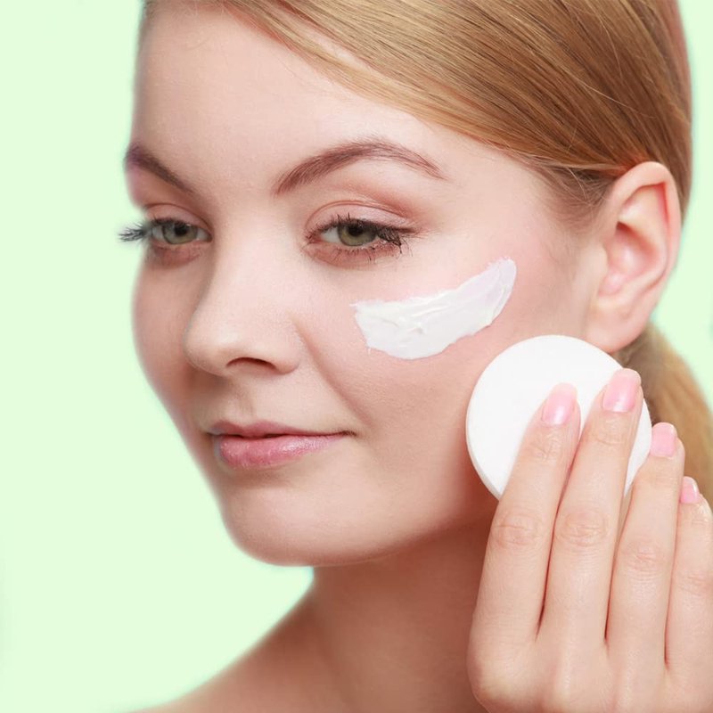 120 Pcs Facial Sponge Compressed, Luxiv Face Cleansing Sponge Estheticians Compressed Makeup Facial Sponge Round Wash Face Sponges for Women Compress Exfoliating Removal Sponge (White)