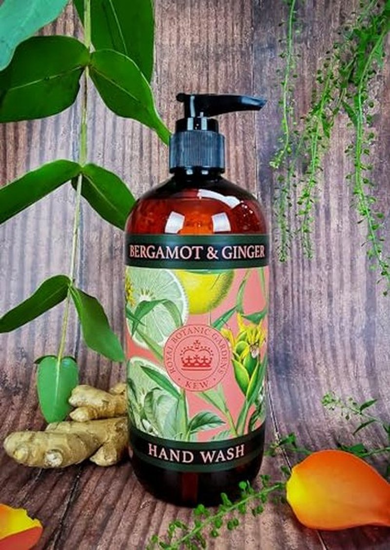 The English Soap Company Kew Gardens Luxury Hand and Body Wash, Refreshing Botanical Wash with a Rich Lather, Enriched with Soothing Aloe Vera and Vitamin E, Bluebell and Jasmine Scent 500ml