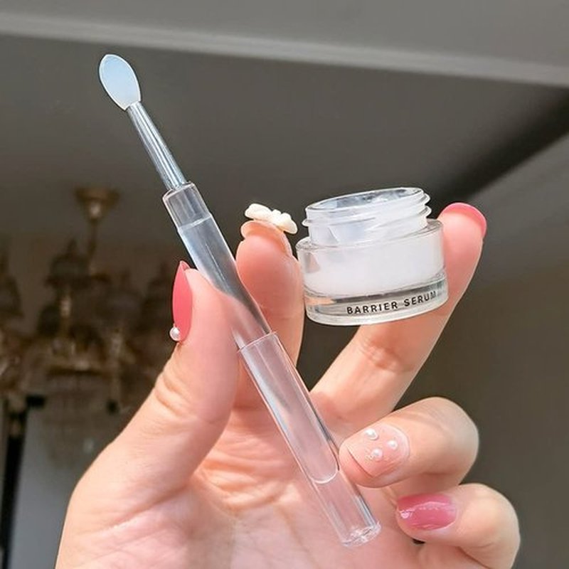 LORMAY Silicone Lip Brushes with Transparent Handles and Caps. Perfect Tools for Applying Cream Lip Mask, Eyeshadow, and Lipstick (4pcs, White)
