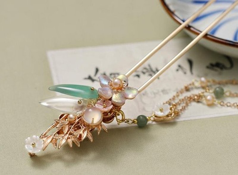 Yuri Hairpin Hair Clasp Sticks Picks Pearl Shell White Crystal Long tassels Hair Accessories For Long Hair Women Wedding Hanfu Cheongsam (green bird)