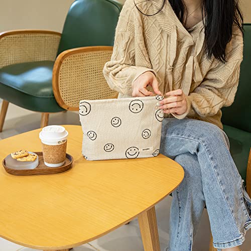 GUTGNK Women's Cosmetic Bag, Cute Bear Travel Cosmetic Bag Small Cosmetic Bag Skin Care Cosmetic Change and Wash Convenient Handbag Zipper Storage Bag