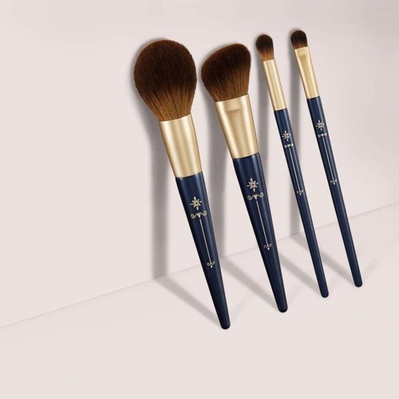 READY TO SHINE GORGEOUS Tapered Powder Brush - Vegan & Cruelty Free -Ultra Soft Synthetic Bristles for Blush Powder - PRO MAKEUP BRUSHES