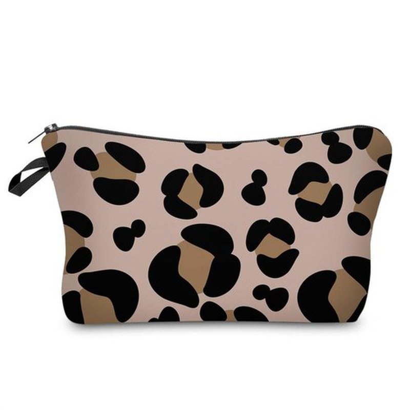 LOOMILOO Cosmetic Bag for Women, Adorable Roomy Makeup Bags Travel Water Resistant Toiletry Bag Accessories Organizer Liama Gifts (Leopard Print 51503)