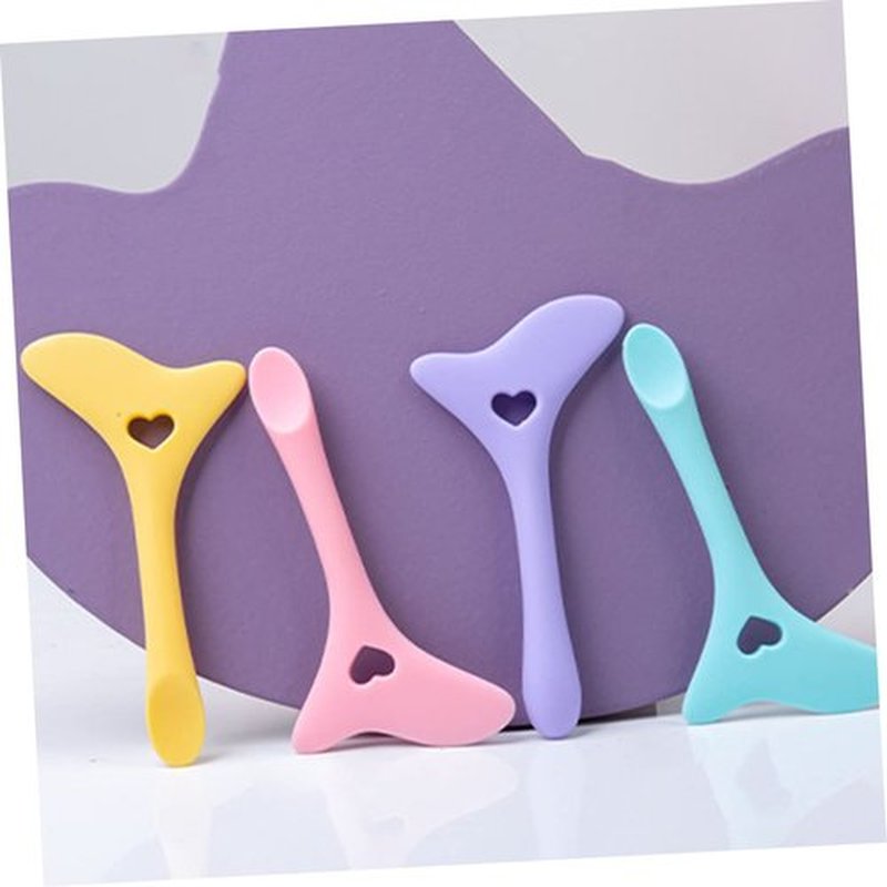 WOONEKY Eyeliner Aid Eyeliner Template Shaper Marscara Guard Tool Mascara Guard Eyeshadow Guide Eyeliner Pads Eye Wing Makeup Shaper Eyelash Mask Lashes Kit Eye Gel Violet