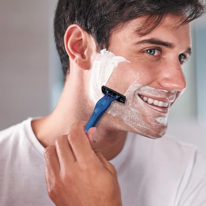 BIC Comfort 3 Advance Disposable Razors for Men, For an Ultra-Soothing and Close Shave, 4 Count (Pack of 6)