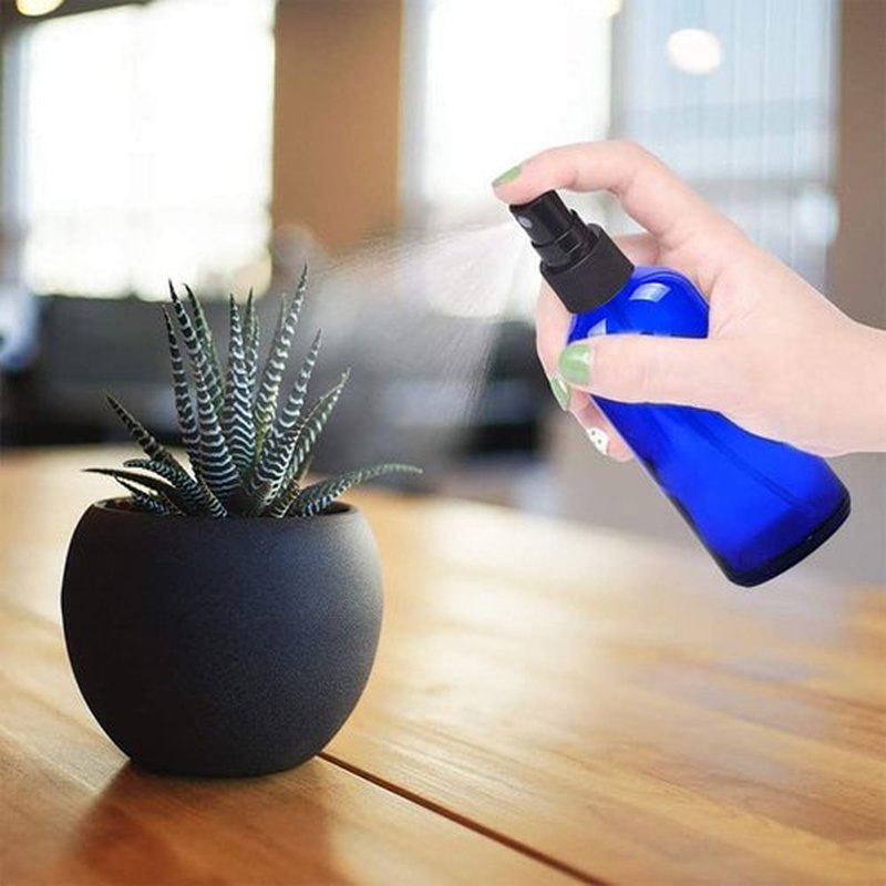 YUNFOOK 4 oz Blue Glass Spray Bottles for Essential Oils, Small Empty Fine Mist Spray Bottle,2 Pack with Funnel Dropper