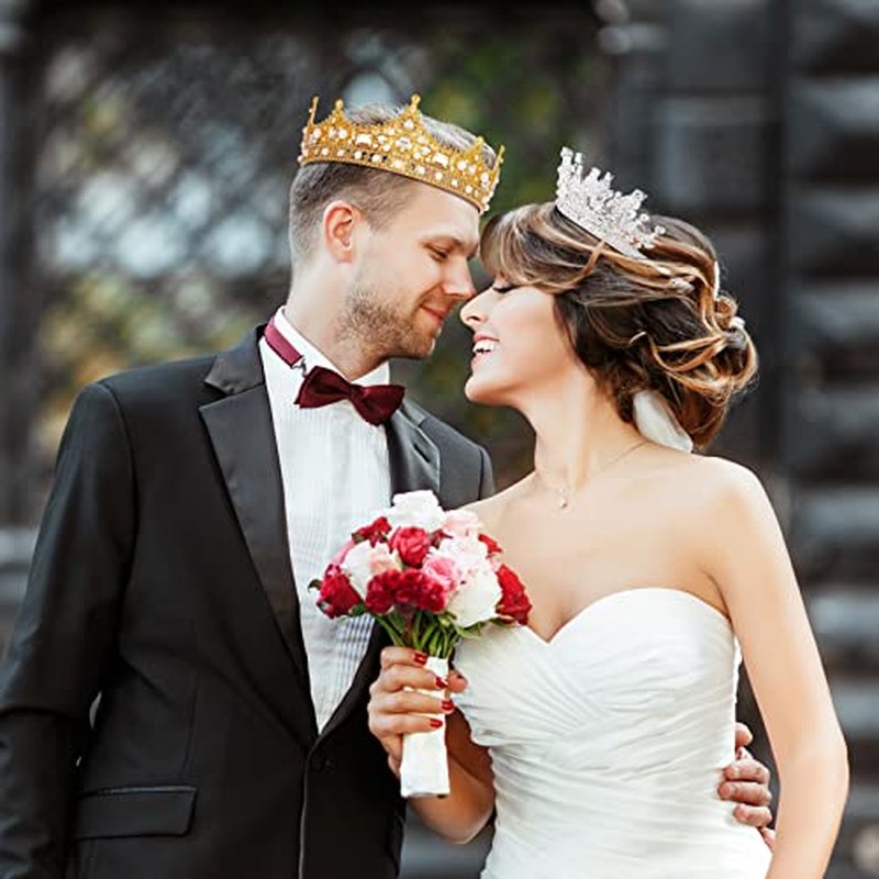 Juexica 2 Pcs Crowns King and Queen Wedding Crown and Tiaras for Women Men Princess Vintage Headband Birthday Crown Bridal(Gold, Silver)