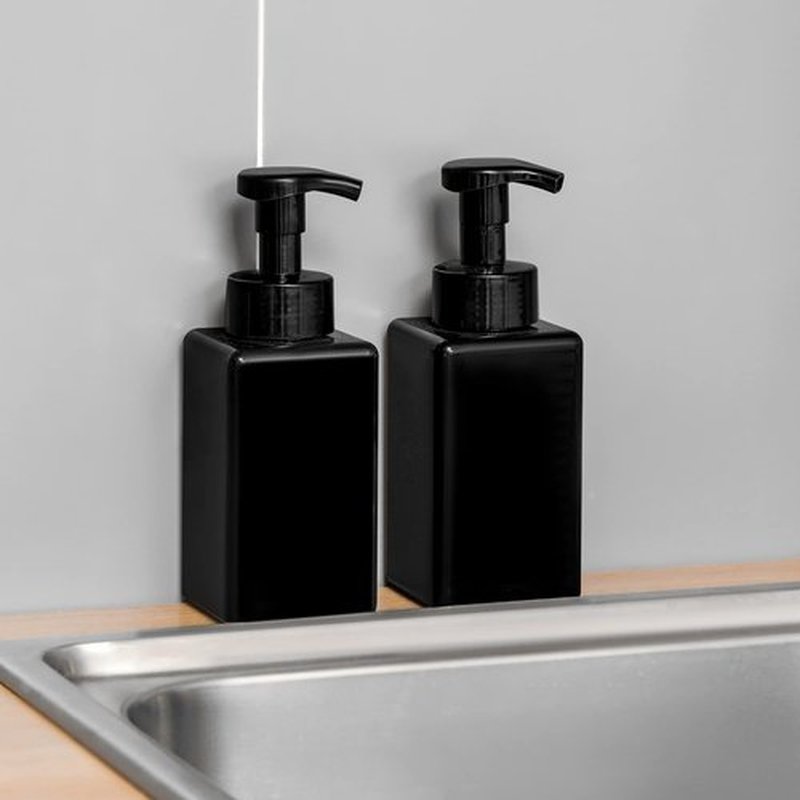 UUJOLY Foaming Soap Dispenser, 15oz Refillable Pump Bottle Plastic for Liquid Soap, Shampoo, Body Wash, 4 Pcs, Black