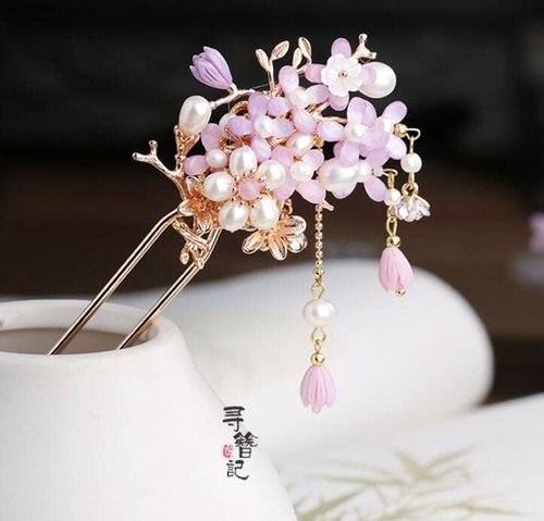 Yuri Hairpin Hair Clasp Sticks Picks Pearl Shell White Crystal Long tassels Hair Accessories For Long Hair Women Wedding Hanfu Cheongsam (white flower)