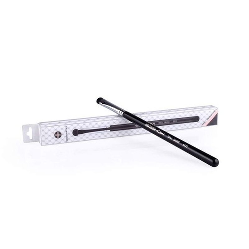 Curved Smudge Eyeshadow Makeup Brush, EIGSHOW Round Top Kabuki Synthetic Bristles, Smudge Eye Shadow Perfect for Smokey Eye/Cat Eye(Curved Smudge Eyeshadow Brush) E832 Black