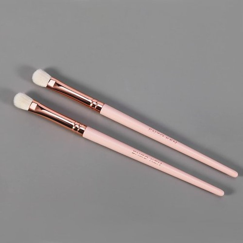 Natural Goat Hair Eyeshadow Brush, ENZO KEN Medium Smudge Eye Shadow Brush, Shader Eye Shadow Brush, Eye Smudge Brush, Single Natural Hair Makeup Brush, Single Eyeshadow Brush, Eye Brushes. Pink,E403M
