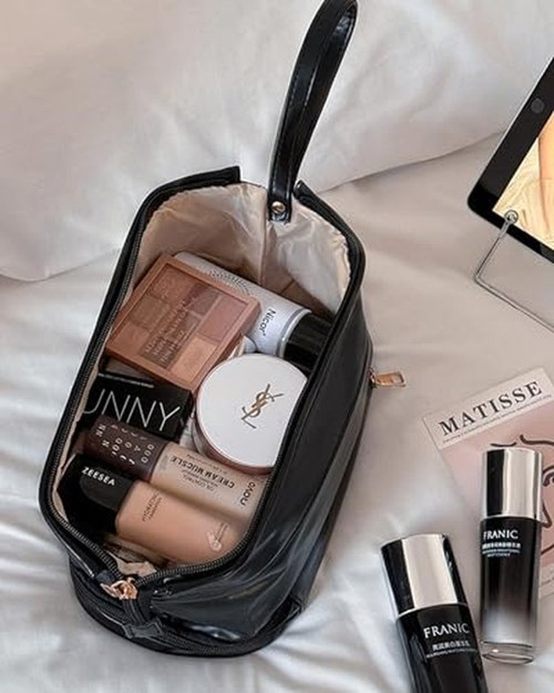 Vogewood Initial Makeup Bags for Teens Girls, Personalized Double Layer Cosmetic Bag with Makeup Brush Organizer, Large Capacity PU Leather Travel Toiletry Bag, Gifts for Friends Female Mom