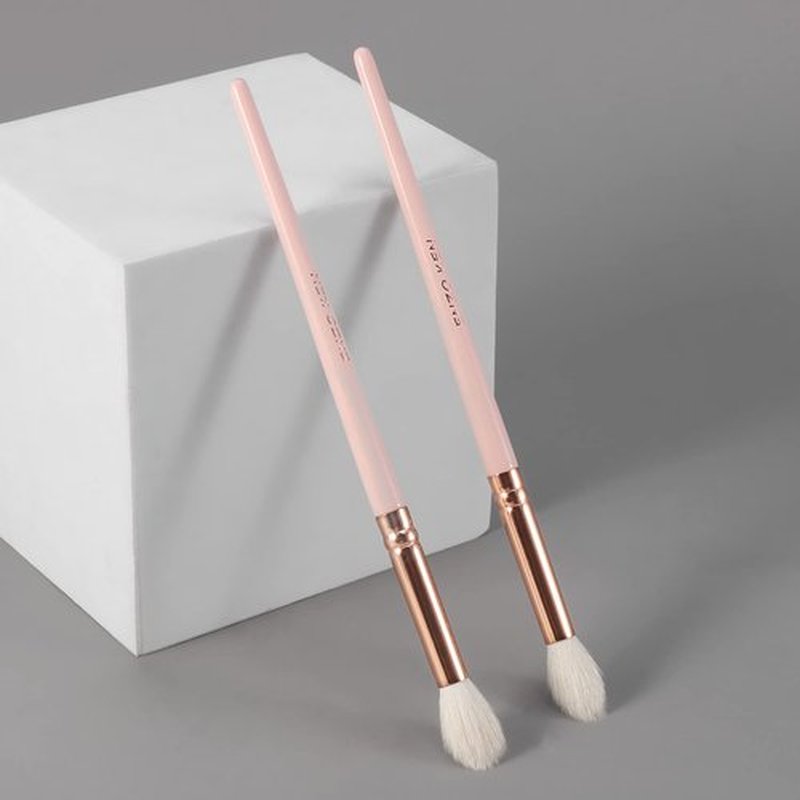 Natural Goat Hair Eyeshadow Brush, ENZO KEN Blending Eye Shadow Brush, Eye Shadow Blending Brush, Eye Blending Brush, Small Nose Contour Brush, Single Natural Hair Makeup Brush, Smudge Eye Brush.E204L