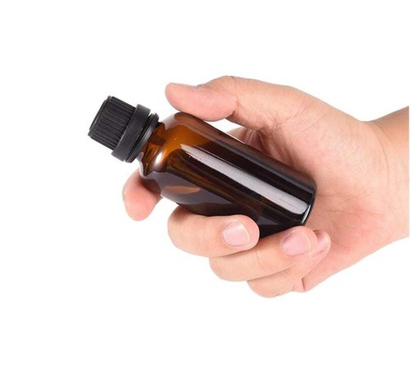 6Pcs Amber Glass Essential Oil Bottles with Orifice Reducer and Black Cap Empty Cosmetic Perfume Aromatherapy Storage Container Vial Pots Portable Refillable size 20ml/0.67oz