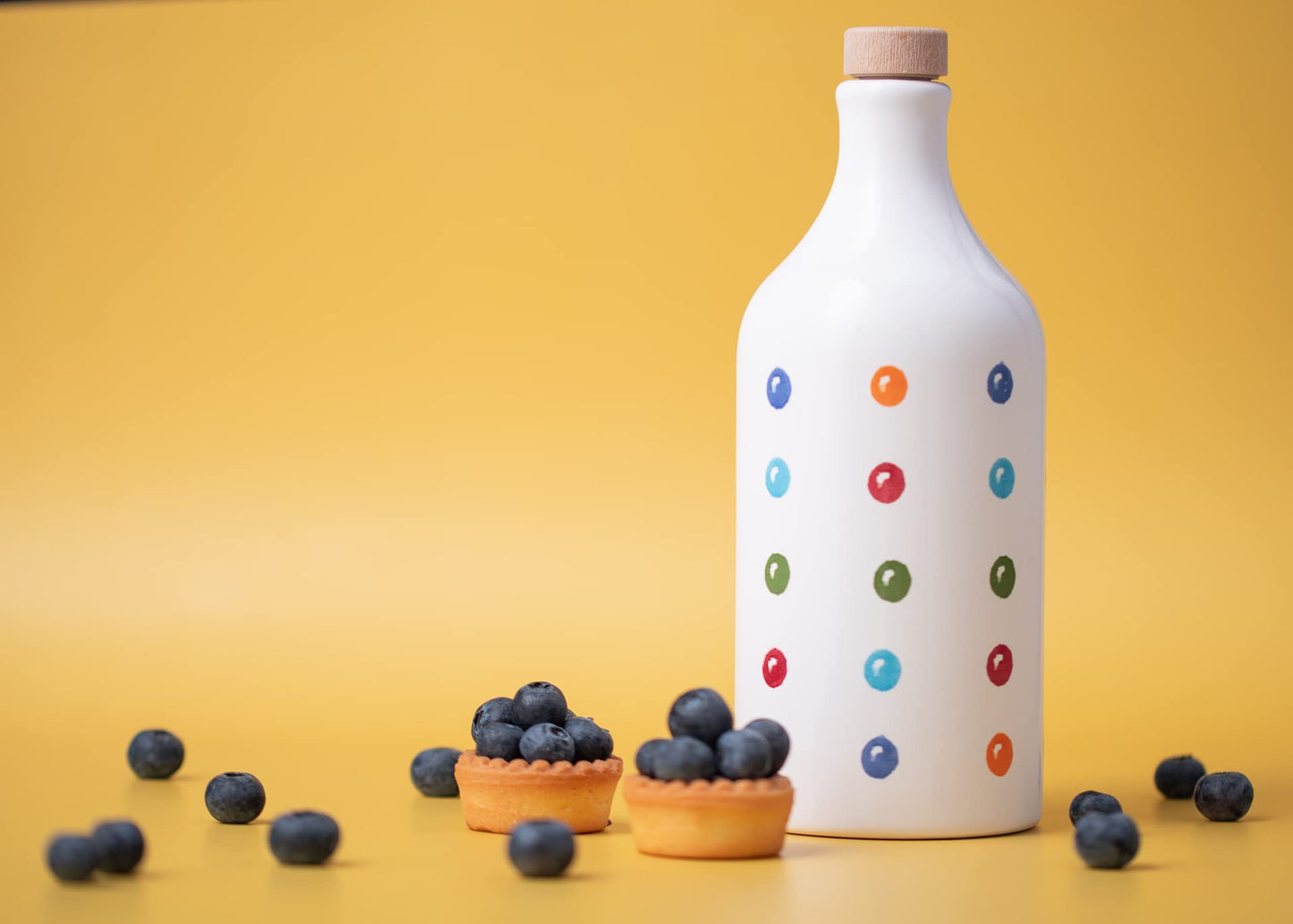 Antico Frantoio Muraglia Intense Fruity Extra Virgin Olive Oil from Apulia | Premium Polyphenol Rich EVOO | Early Harvest First Cold Pressed | DOTS Collectible Handmade Ceramic Bottle with Beautiful Gift Box | 16.9 Fl.oz (500 ml) | Imported from Italy
