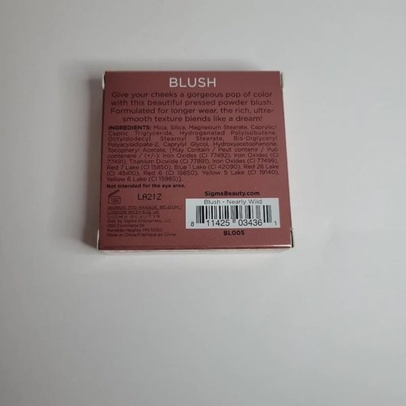 Sigma Beauty Pomegranate Pink Matte Blush Palette - Long Lasting Blush Pressed Powder - Gluten Free, Cruelty Free, Vegan Makeup Palette - Nearly Wild