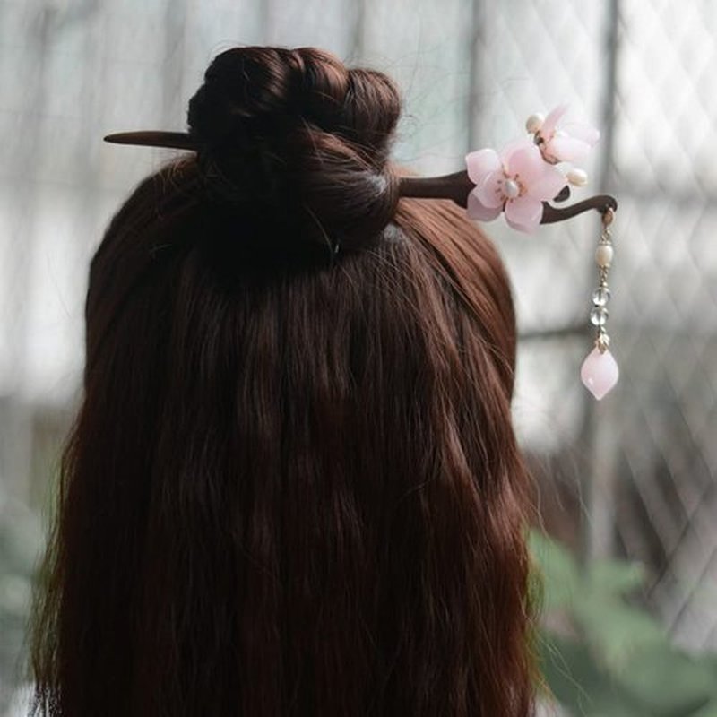 Yuri Hairpin Hair Clasp Sticks Picks Pearl Shell White Crystal Long tassels Hair Accessories For Long Hair Women Wedding Hanfu Cheongsam (pink)