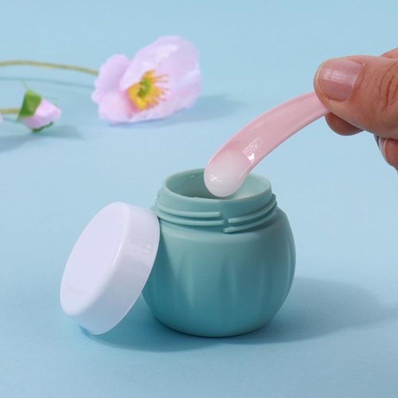 Travel Containers for Toiletries, GLAMFIELDS TSA Approved 2Pcs 1.7oz+3Pcs 1oz Travel Size Silicone Jars BPA Free, Leak-proof Travel Essentials with Lid for Cosmetic Face Hand Body Cream Green(5Pack)