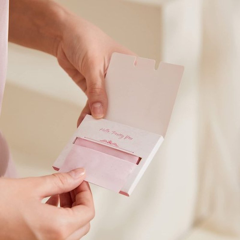 PleasingCare Oil Blotting Paper Sheets, 100 Counts, Natural Rose Facial Oil Absorbing Face Blotting Sheets - Take Only 1 Piece Each Time Design - No Waste and Easy to Carry in Pocket (Rosy - 1 Pack)
