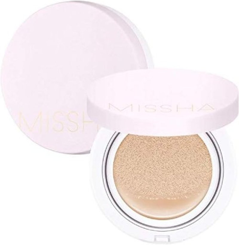 MISSHA Magic Cushion Foundation No.21 Light Beige for Bright Skin, Flawless Coverage,Dewy Finish,Easy Application for All Skin Types