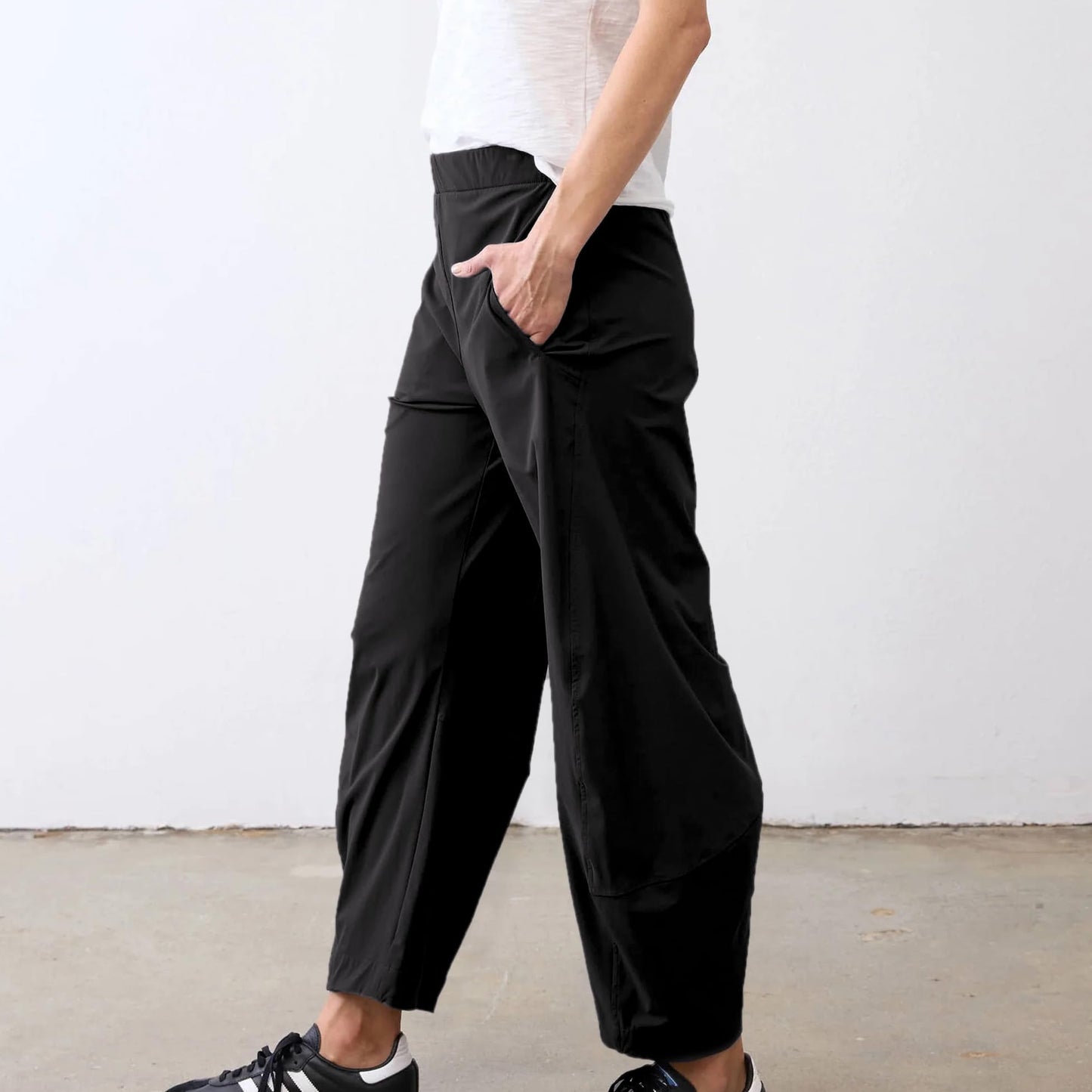 SeeLuNa Women Barrel Travel Pants Elastic Waistband Tapered Leg Baggy Mid Rise Work Trousers Lounge Pant with Pockets(Black, M)