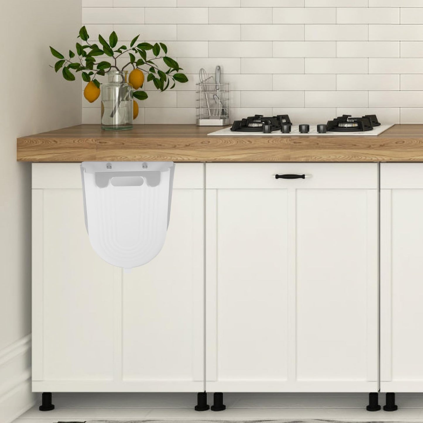 FRCOLOR Kitchen Hanging Garbage Bin Foldable Wall-Mounted Trash Can Large Grey-White Plastic Waste Container for Cabinet Door Kitchen Bathroom Storage