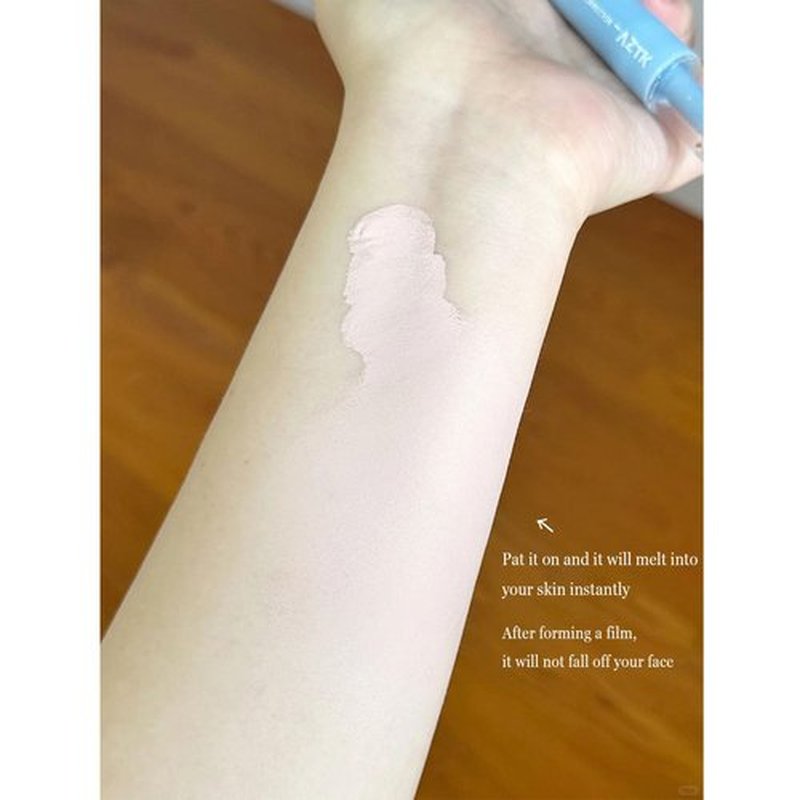 Concealer Pen, Liquid Concealer With Sponge Head, Makeup Facial Highlighter, Stay Long Lasting Moisturizing, Liquid Create Flawless Makeup (02#, 1 Ounce (Pack of 1))