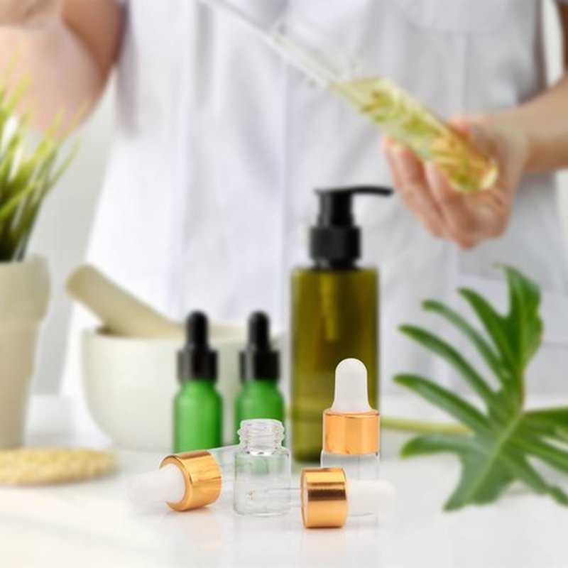 15Pcs Glass Essential Oil Dropper Bottles Clear Mini 1ml/2ml/3ml Perfume Dropping Bottle Cosmetic Sample Vials with Gold Cap and White Latex