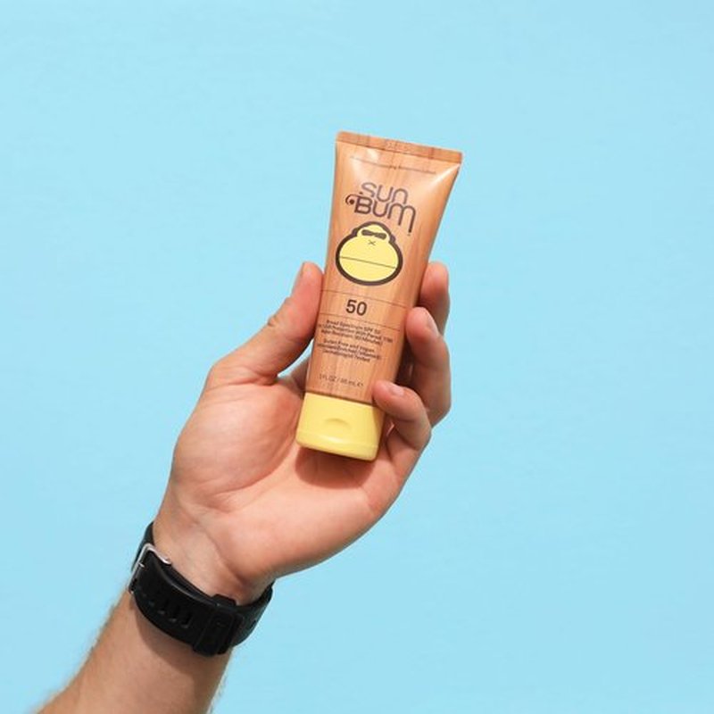 Sun Bum Original SPF 50 Sunscreen Lotion | Vegan and Hawaii 104 Act Compliant (Octinoxate & Oxybenzone Free) Broad Spectrum Moisturizing UVA/UVB Sunscreen with Vitamin E | 3 oz
