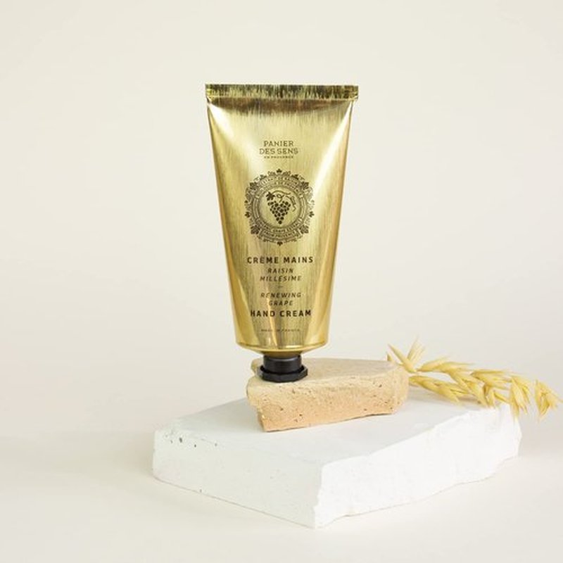 Panier des Sens - Hand Cream for Dry Cracked Hands - Grape Hand Lotion with Shea Butter & Grape Seed Oil - Vitamin E Skin Moisturizer with 97% Natural Ingredients - Made in France, 2.5 fl oz