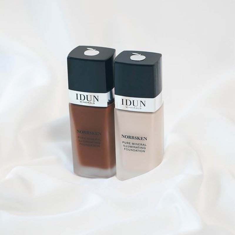 IDUN Minerals Liquid Norrsken Foundation - Silky Smooth Coverage - Luminous, Dewy Finish for Dry and Dull Skin - Water Resistant and Vegan Makeup - 227 Helga - Neutral Deep - 1.01 oz