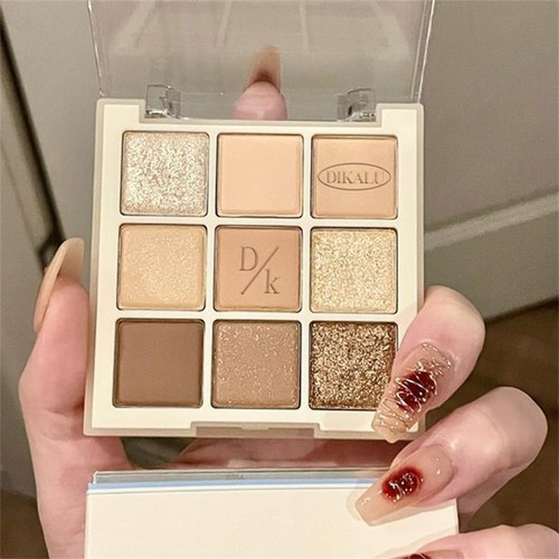 GHFCZOO Blooming Your Own Beauty Eyeshadow Palette, 9 Shades, Glitter and Matte Finishes (17#)