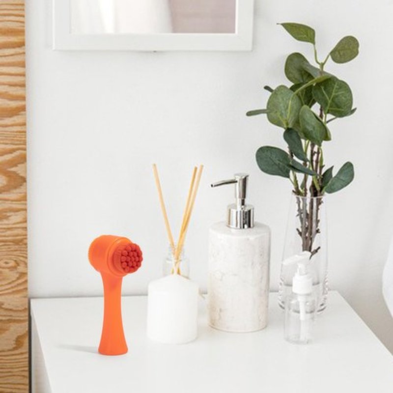 Beomeen Face Brush 2 in 1, Silicone Facial Cleansing Exfoliating Brush Soft Bristles Pore Deep Cleansing Manual Dual Face Wash Scrub Brush for Massaging, Makeup Skincare Removal, Fluorescent Orange