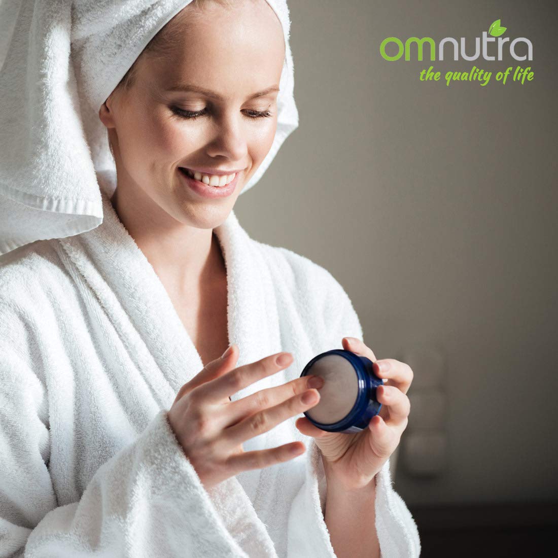 OmNutra New Zealand Manuka Honey Cream - 4OZ Medical Grade Manuka Honey Ointment UMF 15+ MGO 514+ for Eczema Psoriasis Rosacea Care with Colloidal Oatmeal
