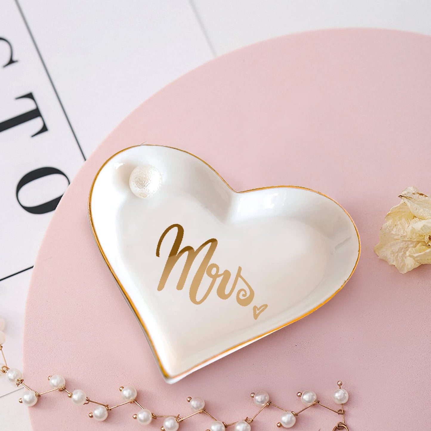 NOVITAR Engagement Gifts For Women- Bride To Be Newly Engaged Gifts, Bridal Shower Gifts, Fiancée Future Mrs Box Set, Wedding Gifts Basket, Engaged Party Gifts Idea