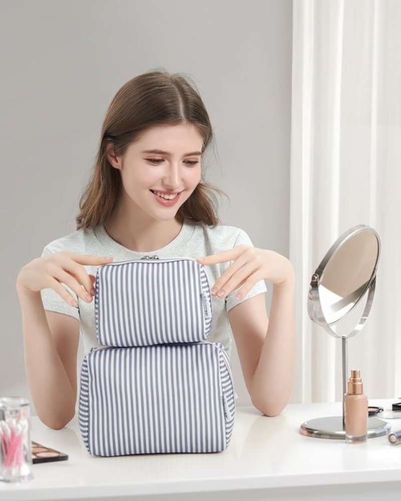 Narwey Cute Stripe Makeup Bag Travel Cosmetic Bag Organizer Toiletry Bag Make Up Bags with Compartments for Women (Large, Greyish Blue Stripe)