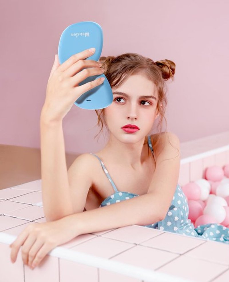 wobsion Travel Mirror with Light, Rechargeable 1x/10x Compact Magnifying Mirror, Dimmable Pocket Mirror,Handheld 2-Side Mirror with Light,4inch Travel Size,Portable for Handbag,Purse,Gift,Blue