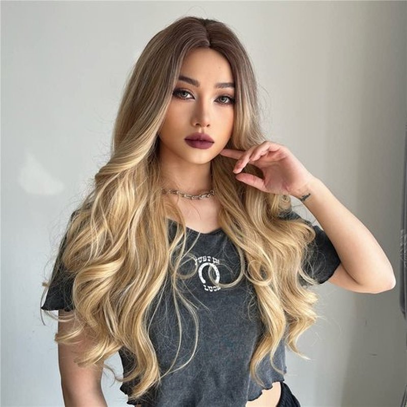 MAGQOO Brown Blonde Wig Dark Roots Ombre Blonde Wig Women Girls Long Curly Wavy Brown to Blonde Wigs Middle Part Heat Resistant Hight Density Synthetic Wigs (Brown Blonde)
