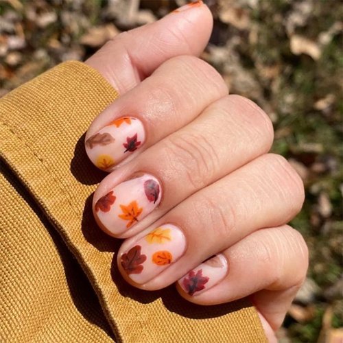 Fall Press on Nails Short Square Fake Nails with Maple Leaf Design Glue on Nails Thanksgiving False Nails Matte Full Cover Stick on Nails Cute Acrylic Nails Artificial Nails for Women Manicure 24Pcs