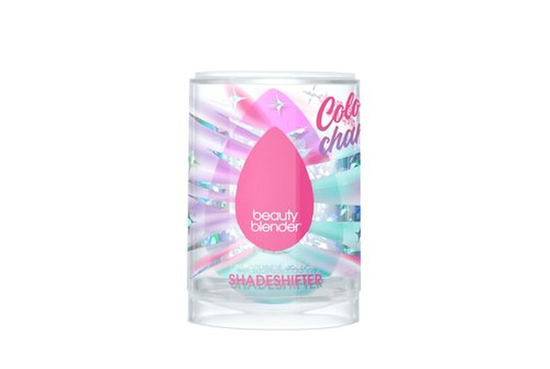 Beautyblender® | Wave Color Changing Blender Makeup Sponge | Blend Liquid Foundations, Powders and Creams | Streak Free Application | Vegan, Cruelty Free | Made in USA