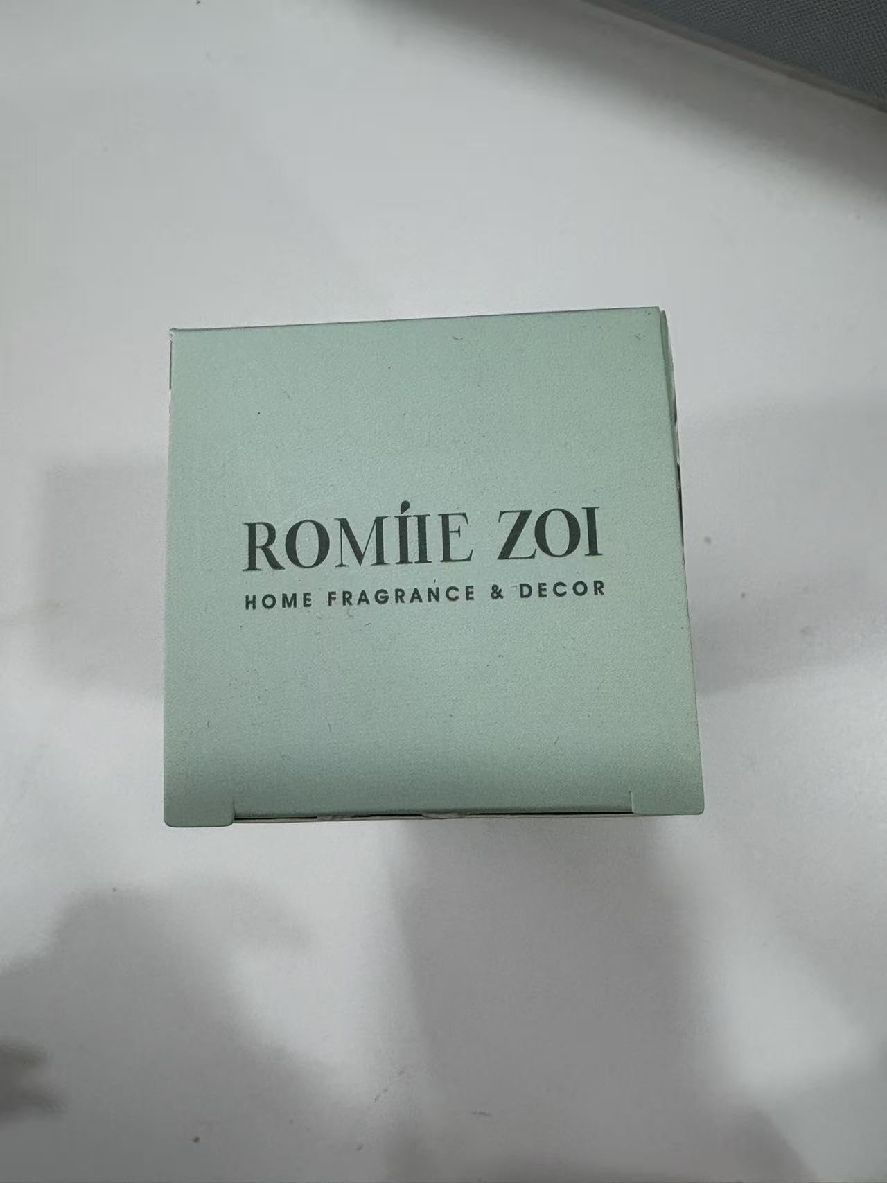 ROMIIE ZOI Daily Hand & Body Lotion with Moisturizing Shea Butter - Magnolia - 236 ML / 8 FL OZ
