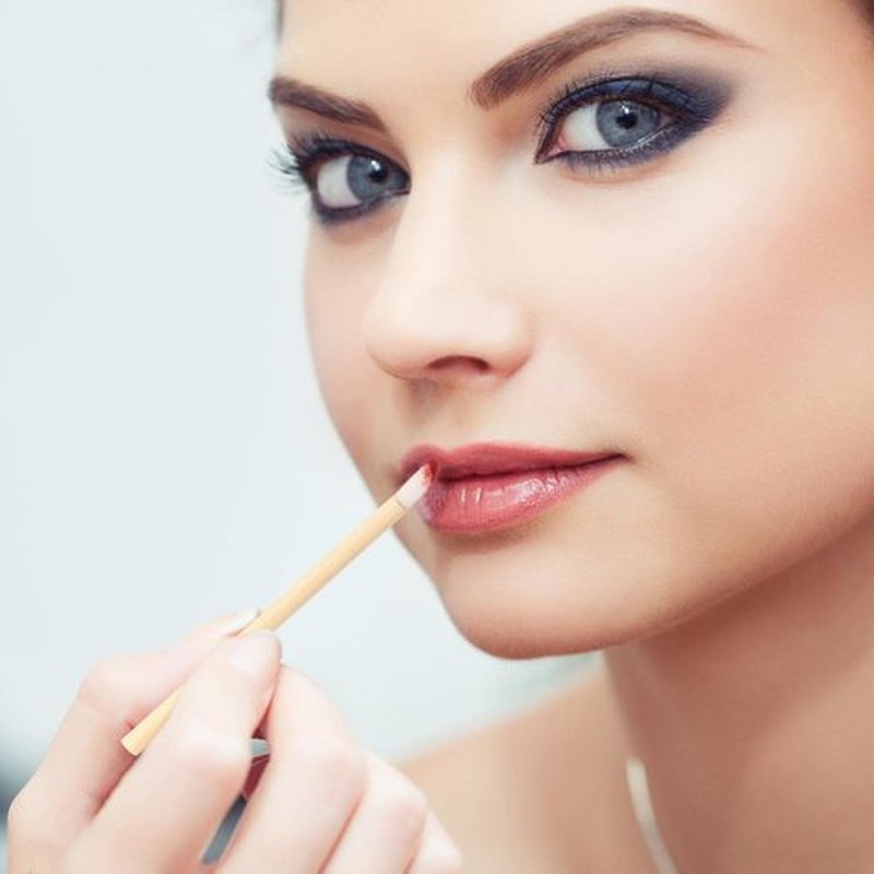 100pcs Disposable Bamboo Handle Lip Brushes Lipstick Lip Gloss Wands Applicator Makeup Tool