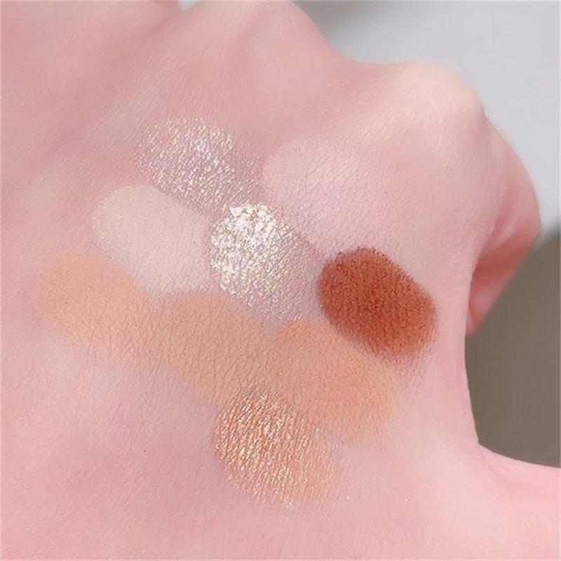 GHFCZOO Blooming Your Own Beauty Eyeshadow Palette, 9 Shades, Glitter and Matte Finishes (18#)