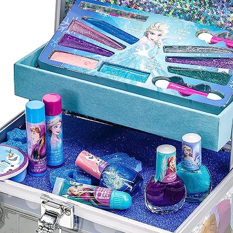 Moana 2 Train Case Beauty Set, Kids Makeup Kit for Girls, Real Washable Makeup Set, Play Makeup, Pretend Play, Party Favor, Birthday, Ages 3 4 5 6 7 8 9 10 11 12 by Townley Girl
