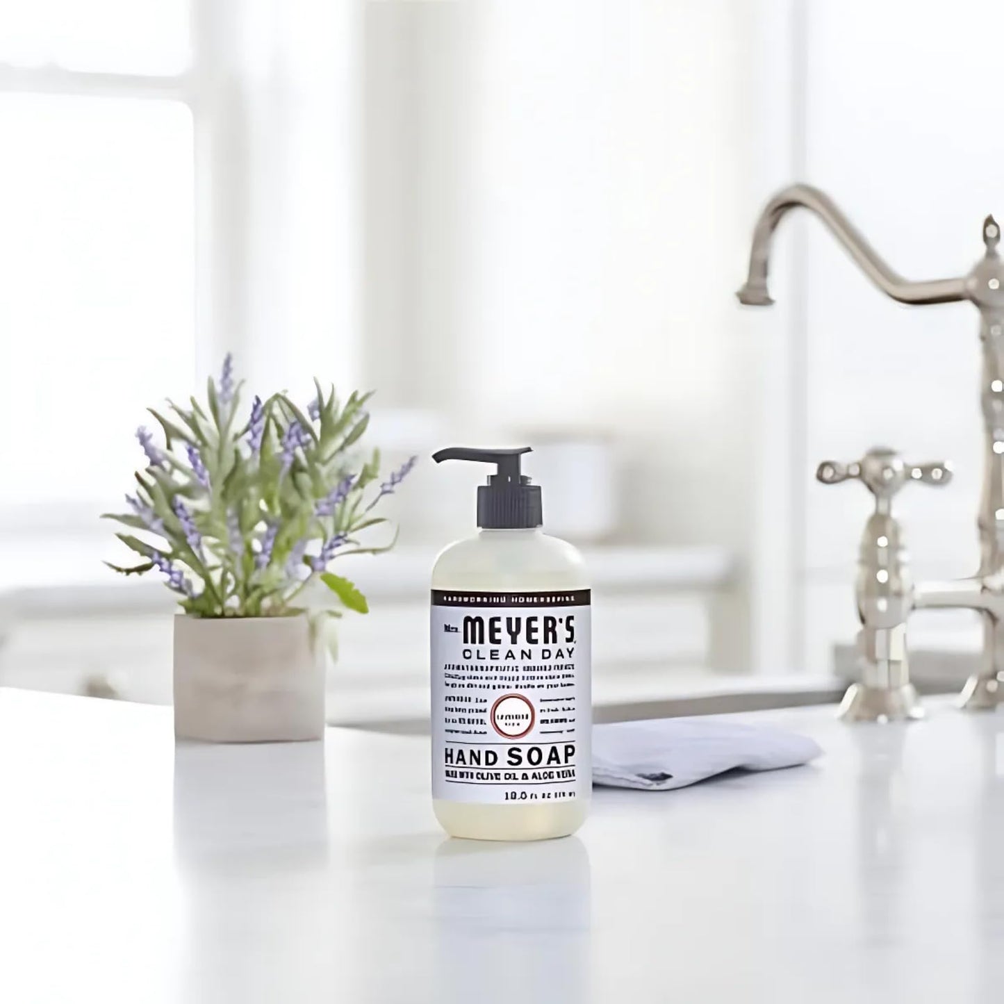 Mrs. MEYER'S Clean Day Variety Pack, Liquid Hand Soap Rosemary 12.5 OZ, Foaming Hand Soap Lavender 10 OZ, 1 CT