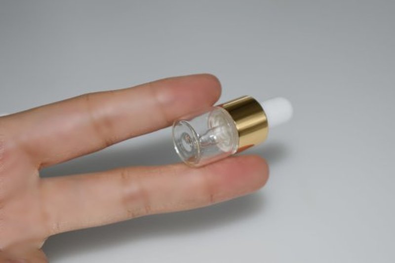Hustar Small Dropper Bottle, 10pcs 1ml Mini Sample Dropper Bottles Mini Makeup Containers for Travel Liquids Tiny Glass