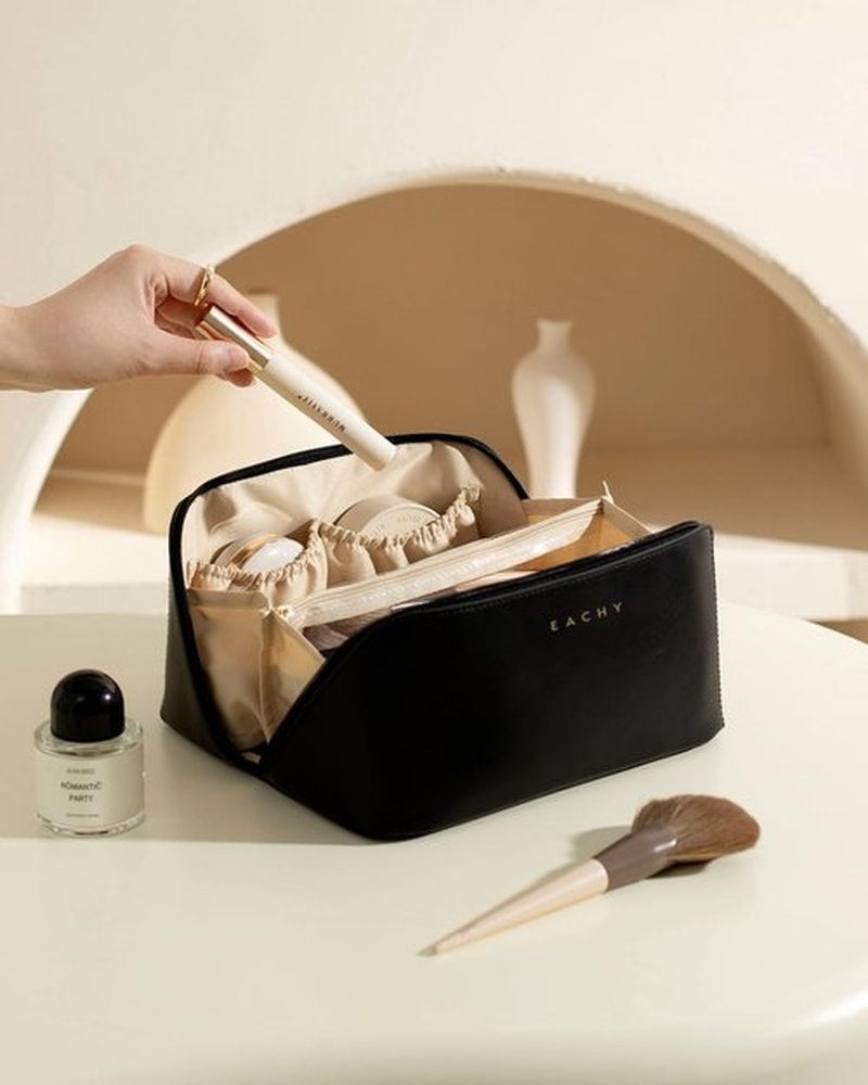 EACHY Travel Makeup Bag, Large Capacity Cosmetic Bags for Women, Waterproof Portable Open Flat Toiletry Bag Make up Bag with Divider and Handle (Black, Medium)