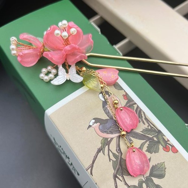 Rabithenn Pink Hydrangea with Pearl Tassels Chinese Hanfu Hair Clip Hair Accessories for Women Girls Long Hair (Hydrangea)