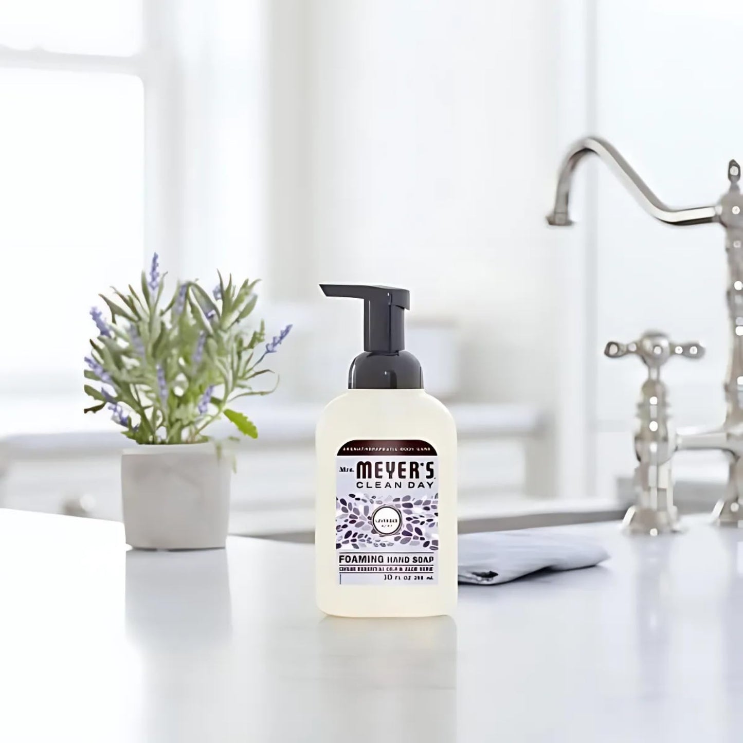 Mrs. MEYER'S Clean Day Variety Pack, Liquid Hand Soap Rosemary 12.5 OZ, Foaming Hand Soap Lavender 10 OZ, 1 CT